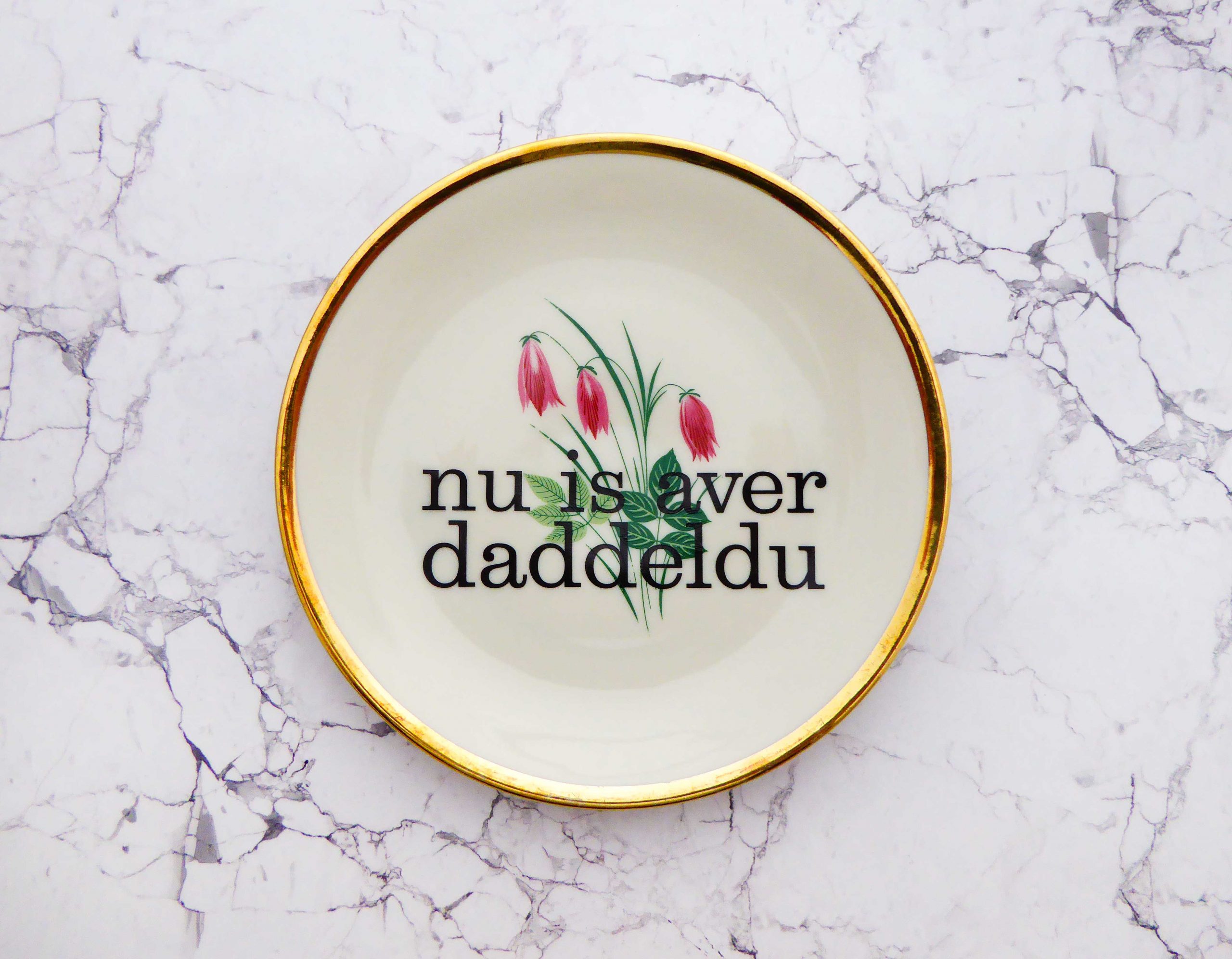 Wandteller daddeldu Typo Herr Fuchs 19cm gold plattdeutsch vintage Blume