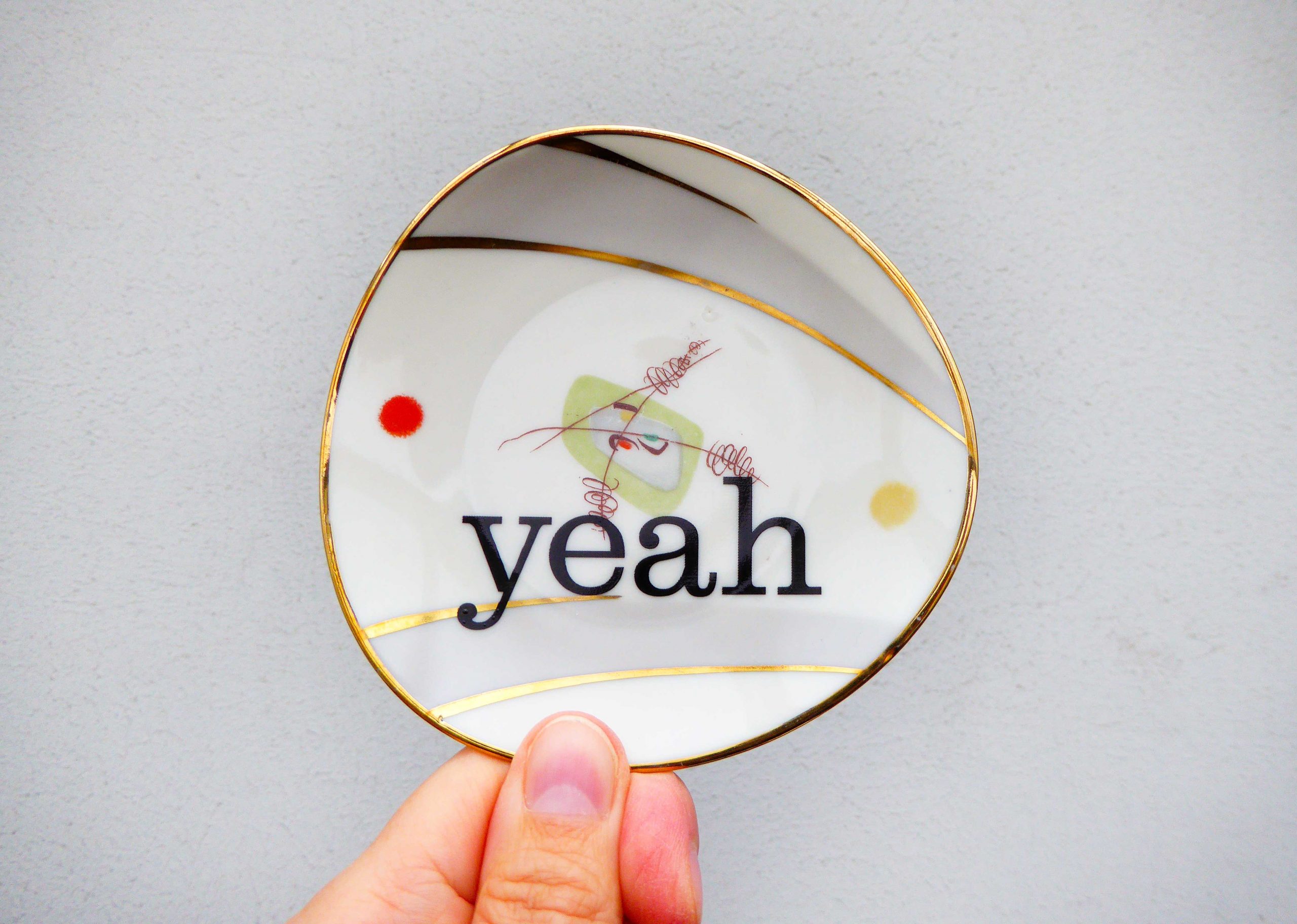 Wandteller Herr Fuchs Typo yeah Gold mini Streifen Bunt Punkte Muster 10cm vintage