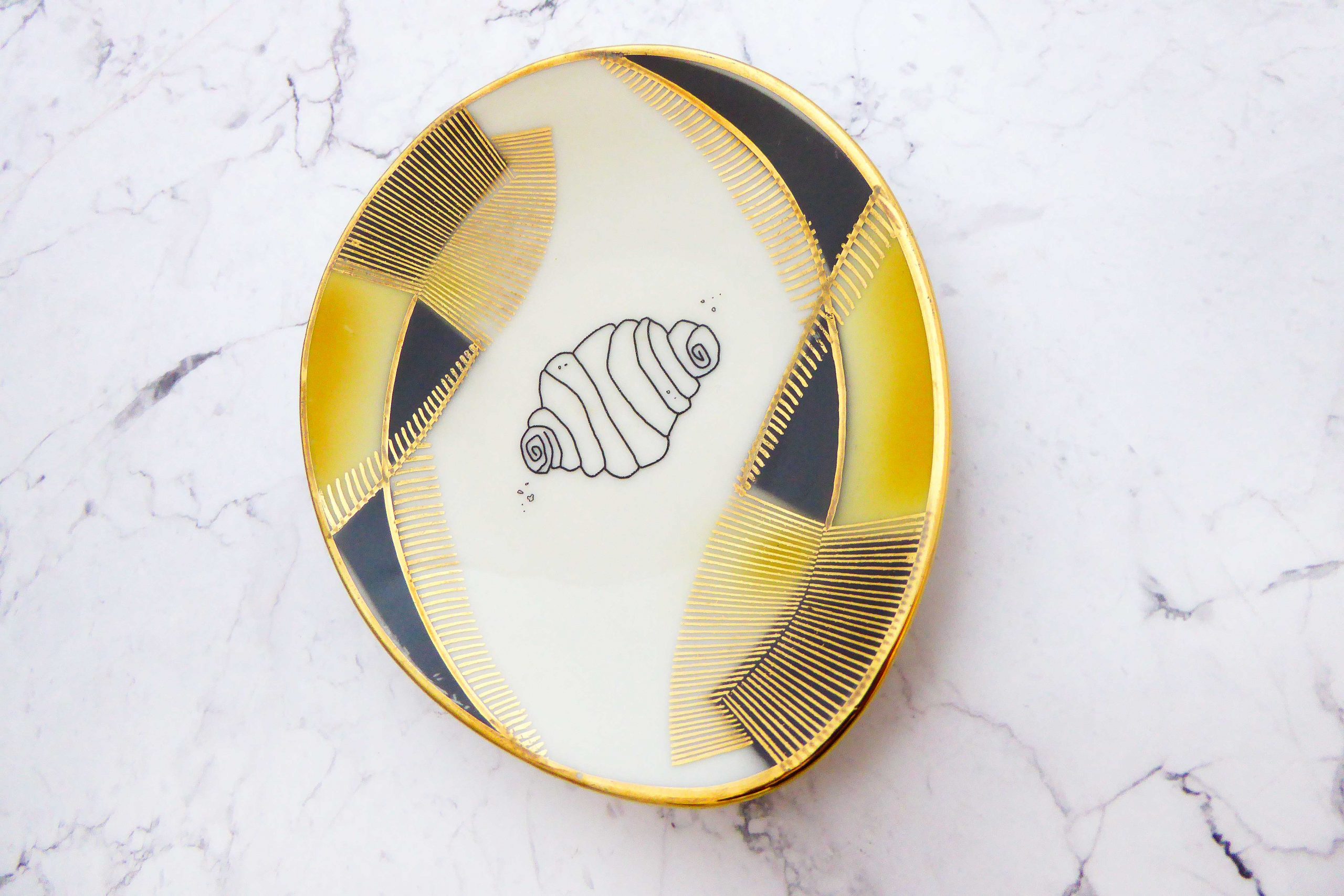 Wandteller Franzbrötchen vintage Herr Fuchs Teller Schwarz Gelb Gold 12cm Hamburg Wohnen oval – Bild 2