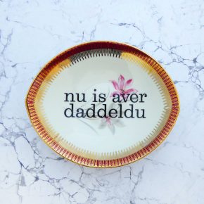 Wandteller daddeldu Typo Herr Fuchs 19cm  plattdeutsch vintage Blume oval rot/gold