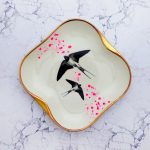 Wandteller Platte Herr Fuchs Schwalbe gold 29cm neonpink Kleckse vintage eckig