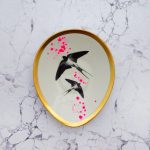 Wandteller Herr Fuchs Schwalbe gold 19cm neonpink Kleckse vintage oval