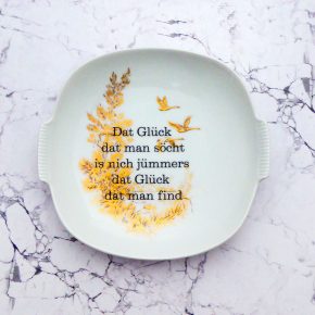 Wandteller Typo Glück Gold Herr Fuchs 19cm Teller vintage Gänse eckig plattdeutsch