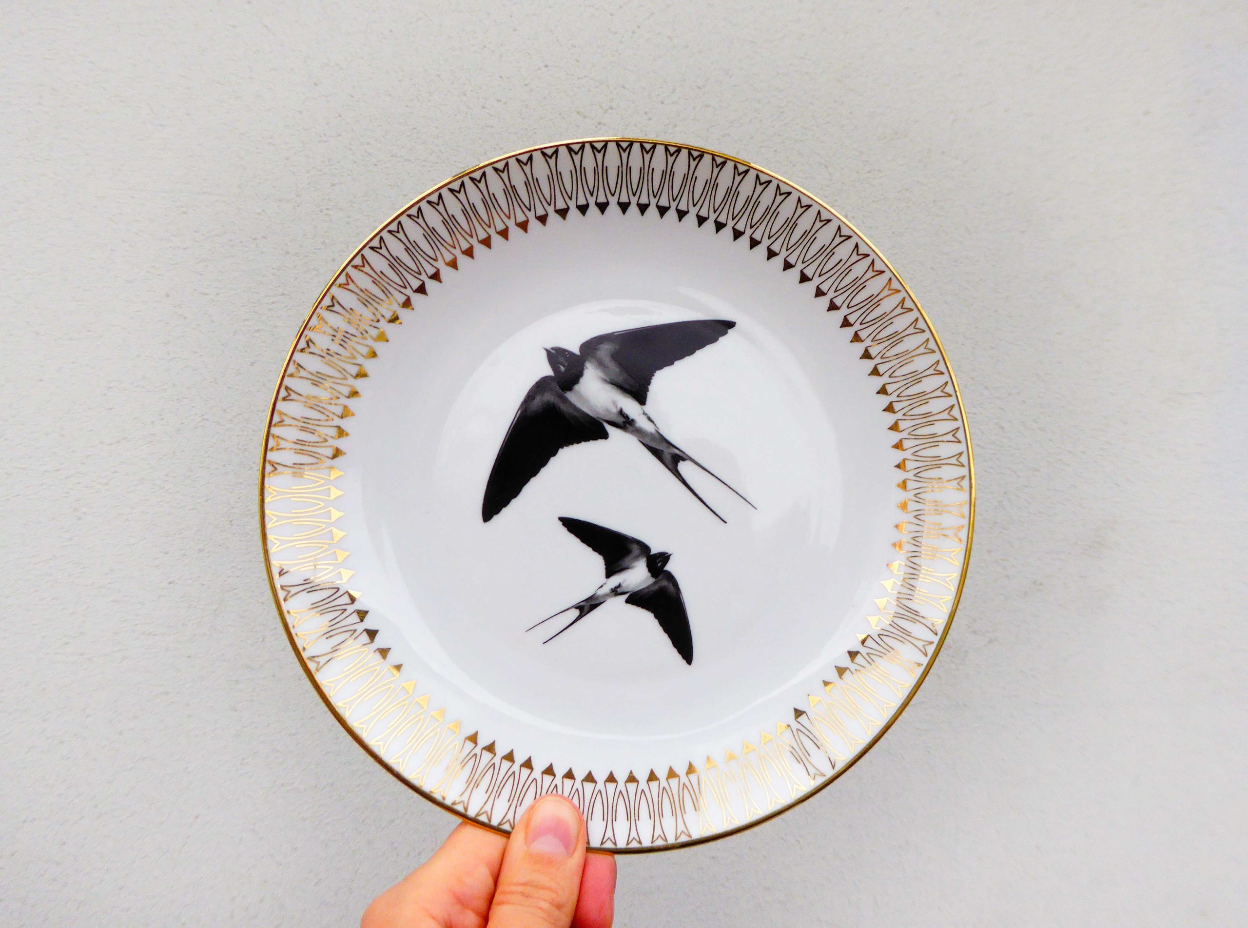 Wandteller Schwalbe Vogel Herr Fuchs 19cm gold Wohnen vintage – Bild 2