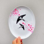 Wandteller oval Herr Fuchs Schwalbe 22cm neonpink Kleckse vintage Punkte weiß