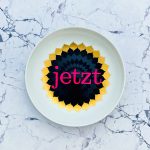 Wandteller Typo jetzt vintage Herr Fuchs Teller neonpink gold 19cm schwarz Kreis