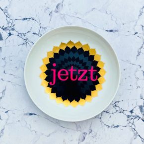 Wandteller Typo jetzt vintage Herr Fuchs Teller neonpink gold 19cm schwarz Kreis