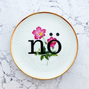 Wandteller Typo NÖ vintage Herr Fuchs Teller Blumen 19cm Bunt Gold rosa/lila