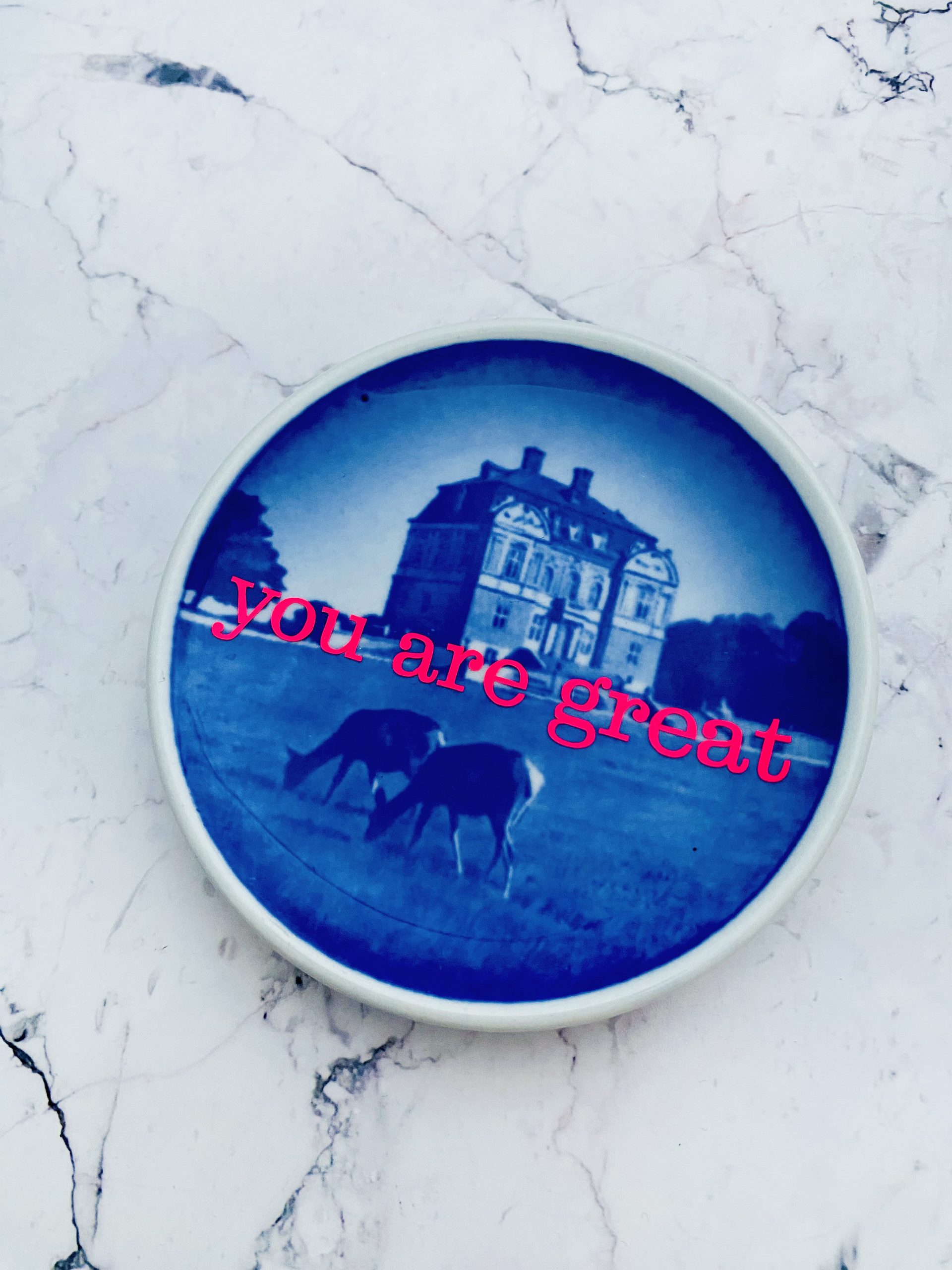 Wandteller Herr Fuchs you are great Typo blau mini 8cm neon Haus mit Reh vintage – Bild 2