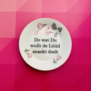 Wandteller Do wat du wullt Typo Herr Fuchs mini 10cm Blumen rosa gold vintage