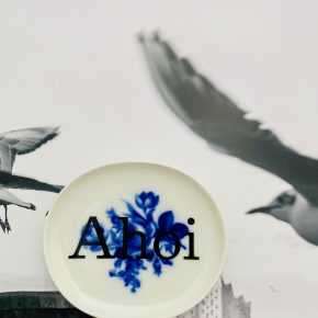 Wandteller ahoi Typo Herr Fuchs mini 11cm weiß blau Blume vintage