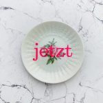 Wandteller Typo jetzt vintage Herr Fuchs weiß neonpink Blume 10cm Wohnen
