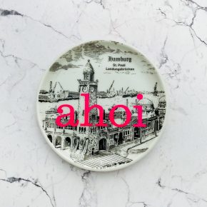 Wandteller Typo ahoi vintage Herr Fuchs mini neonpink 10cm Landungsbrücke Hamburg