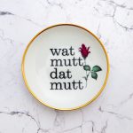 Wandteller Typo wat mutt dat mutt Herr Fuchs mini 10cm Gold Blumen vintage plattdeutsch