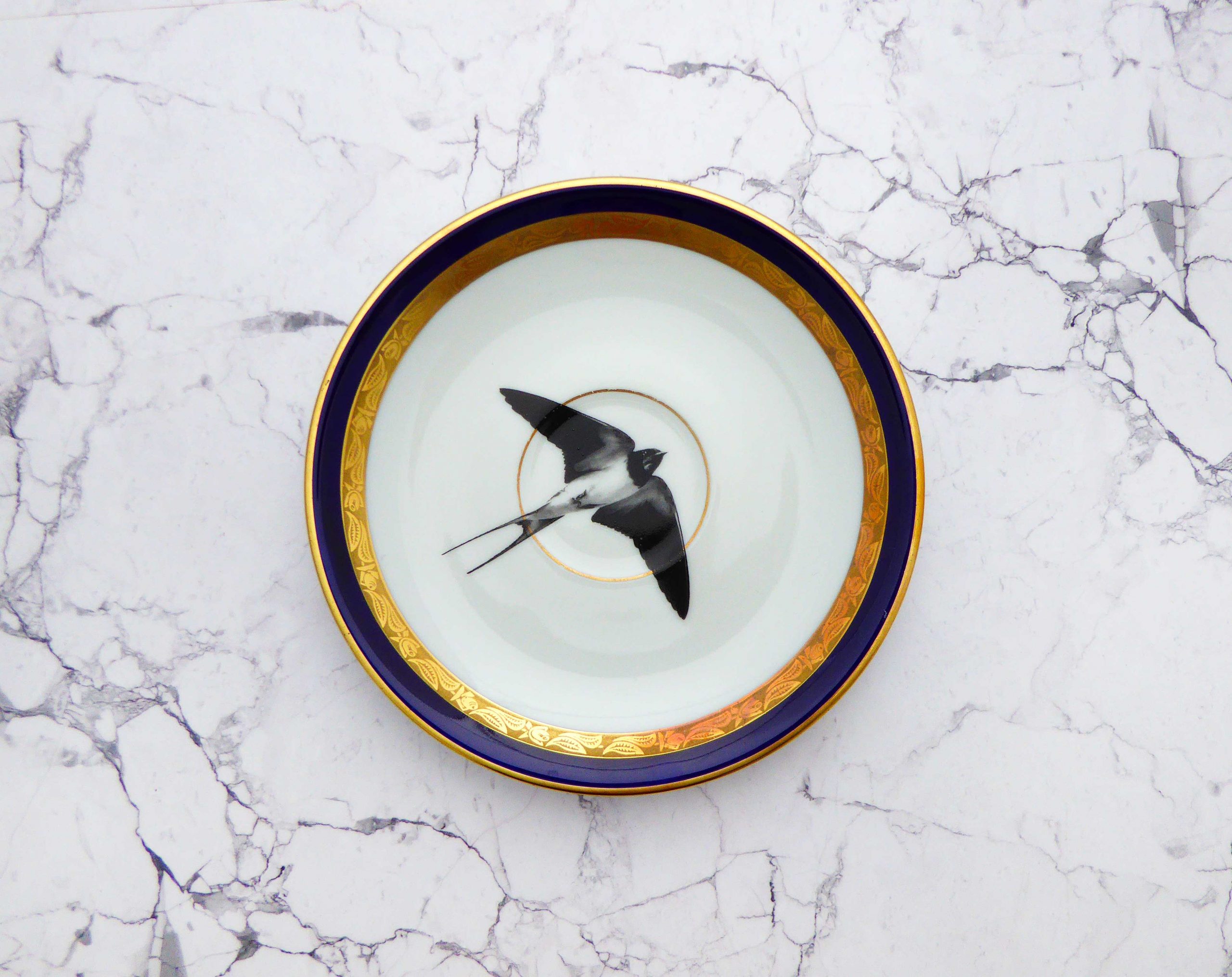 Wandteller Schwalbe Vogel Herr Fuchs mini 15cm blau/gold vintage