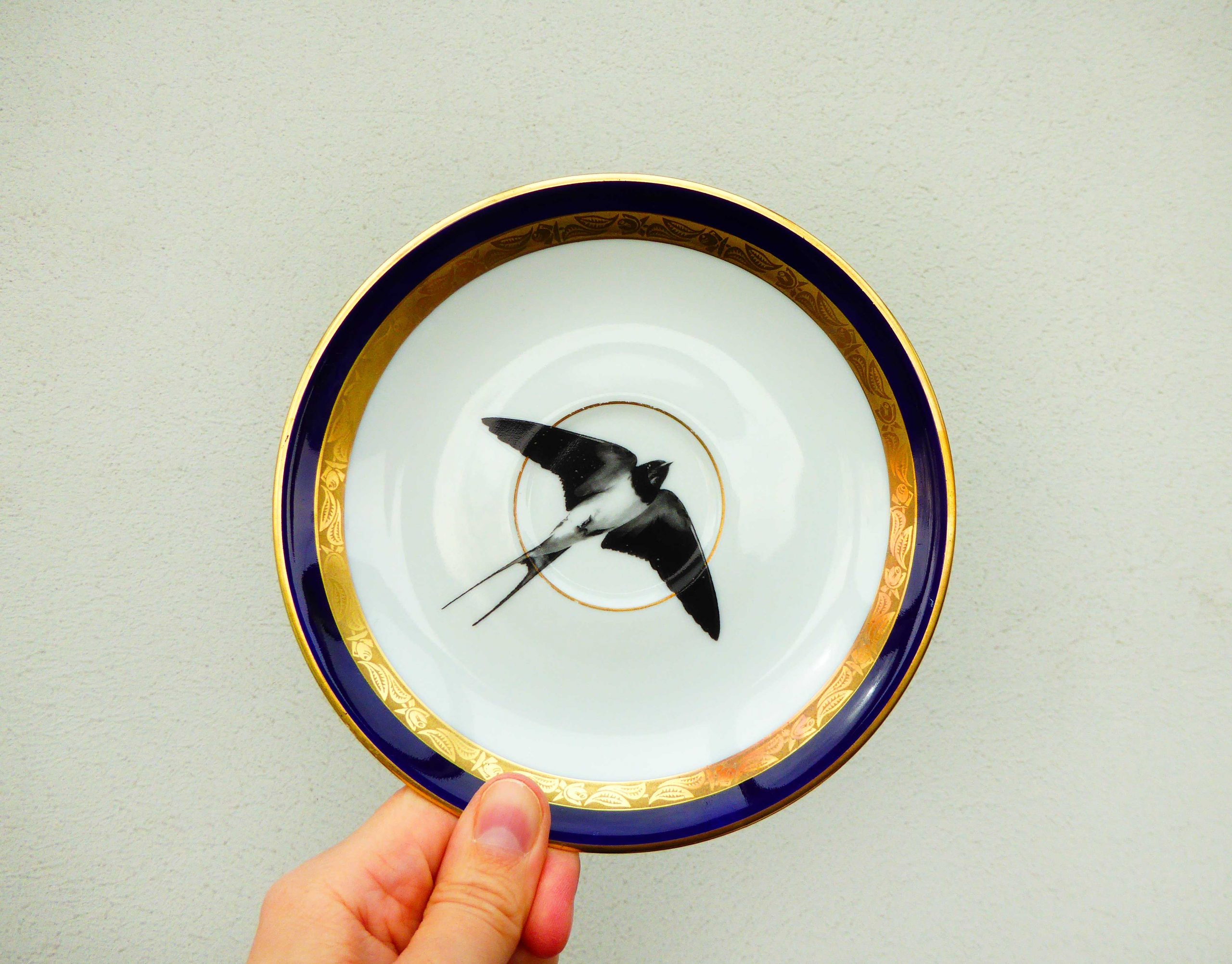 Wandteller Schwalbe Vogel Herr Fuchs mini 15cm blau/gold vintage – Bild 2