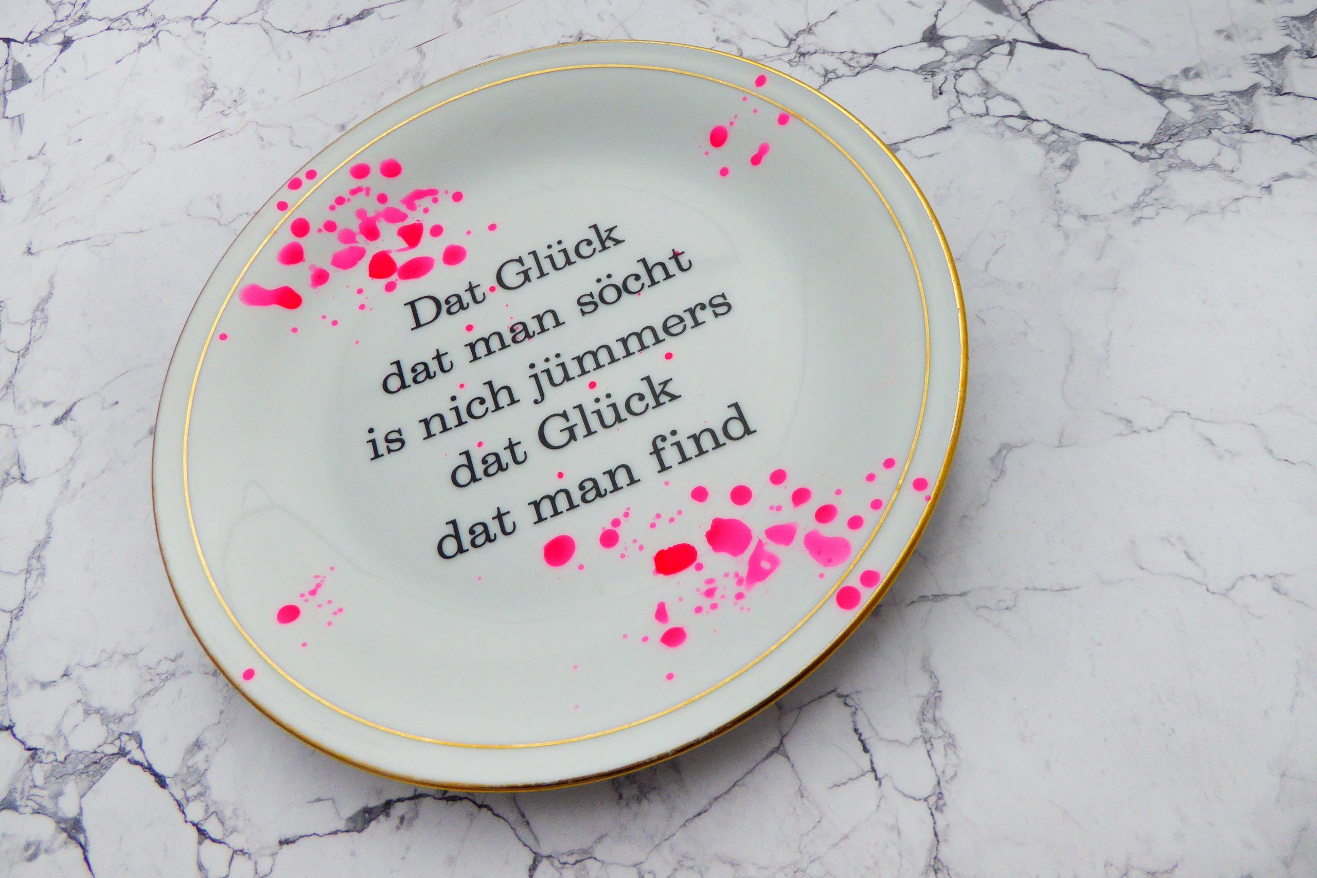 Wandteller Glück Typo Herr Fuchs 19cm neon Punkte Kleckse pink gold vintage plattdeutsch – Bild 2