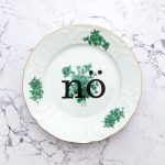 Wandteller Typo NÖ vintage Herr Fuchs Teller Blumen 19cm Grün Gold