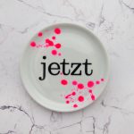 Wandteller jetzt Typo Herr Fuchs mini 10cm neon Punkte Kleckse pink weiß