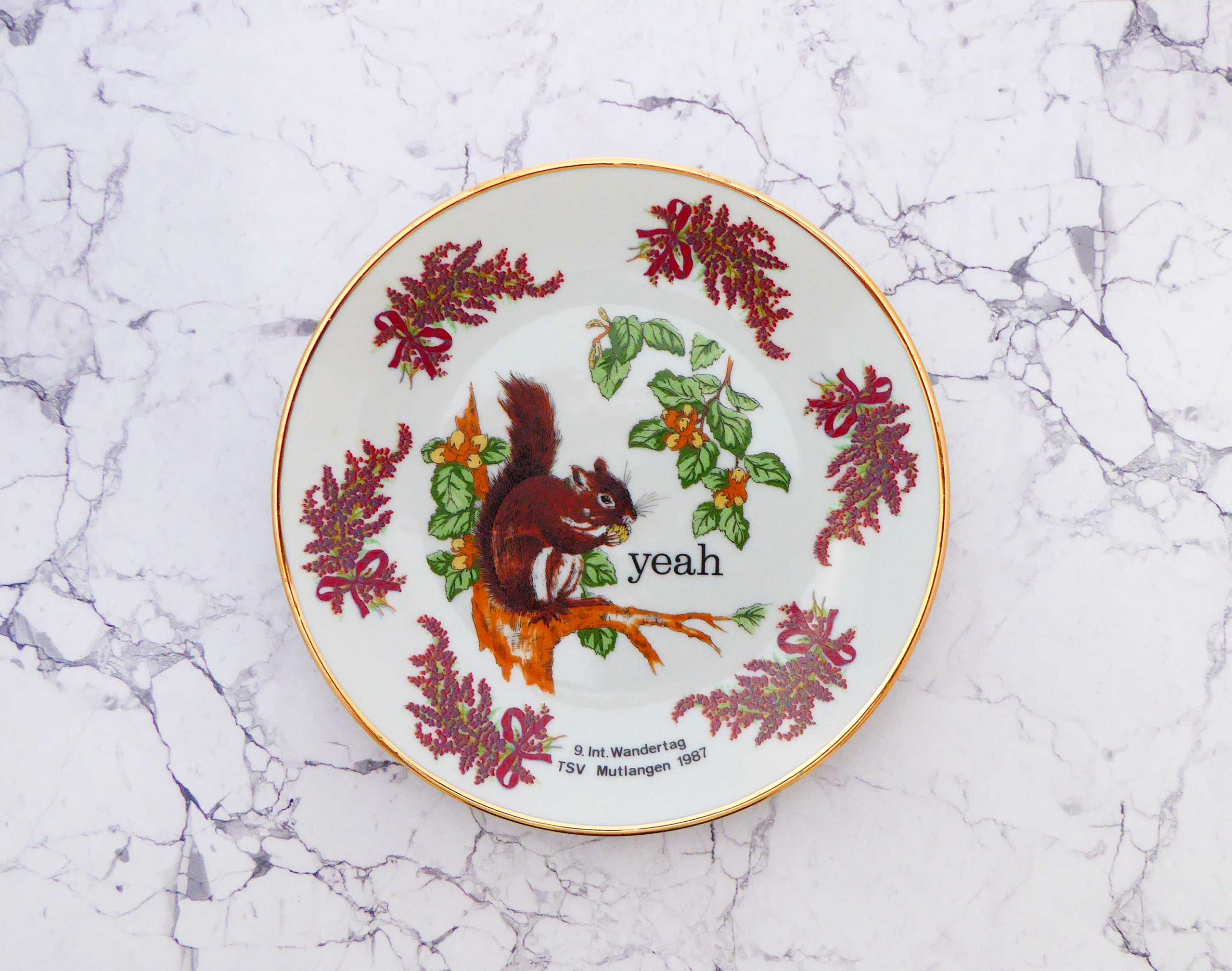 Wandteller yeah Herr Fuchs Eichhörnchen gold 19cm Typo Blumen vintage