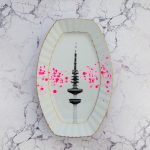 Wandteller Platte Herr Fuchs Hamburger Fernsehturm Neon Kleckse Punkte 28cm Pink Riffel