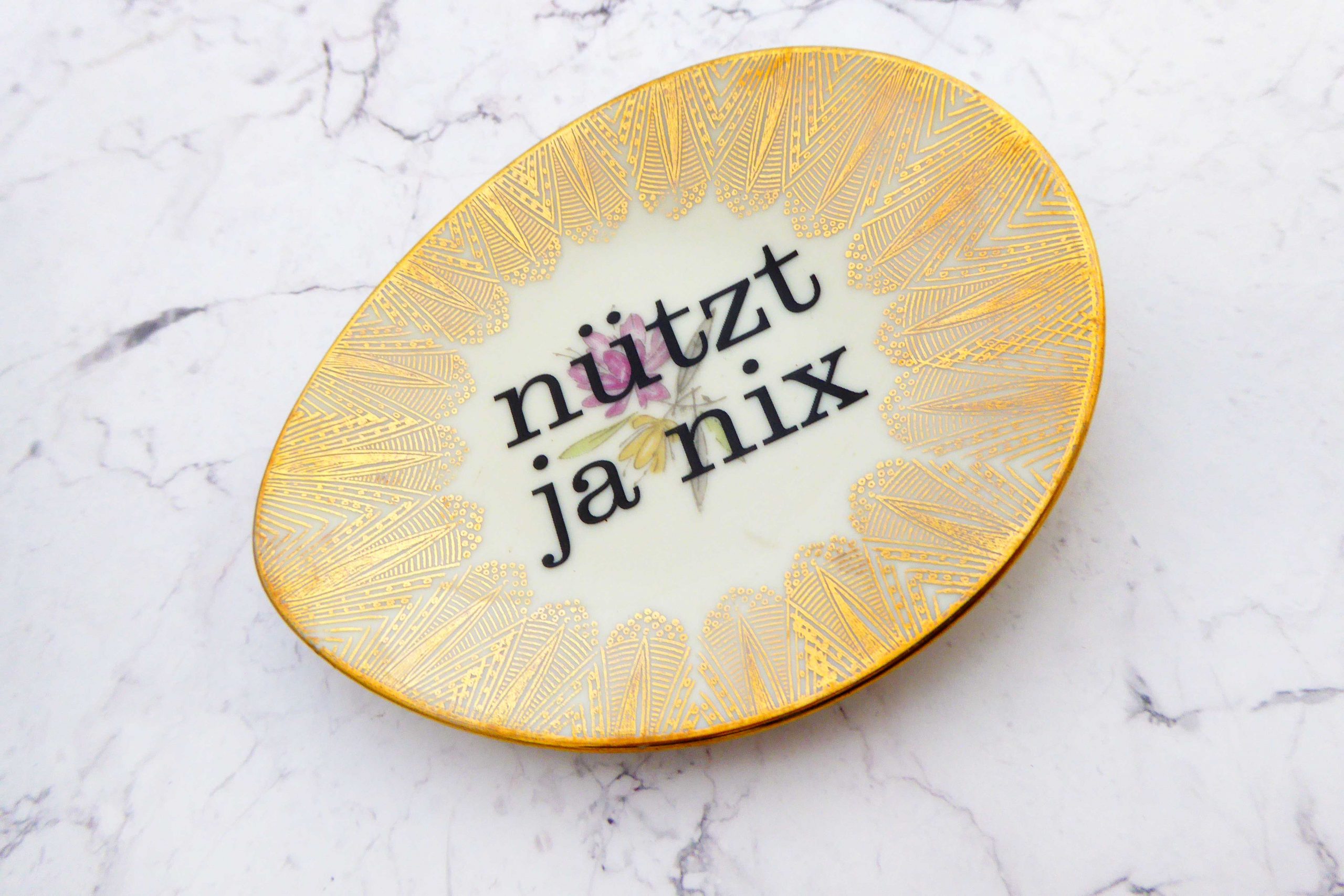 Wandteller Typo nützt ja nix Herr Fuchs mini 11cm Gold Muster oval vintage Blume Bunt – Bild 2