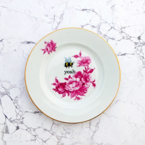 Wandteller Typo yeah vintage Herr Fuchs Teller Blumen Gold Wohnen Hummel rosa/lila 17cm