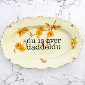 Wandteller Platte daddeldu Typo Herr Fuchs 28cm  plattdeutsch vintage Blume Gelb Gold