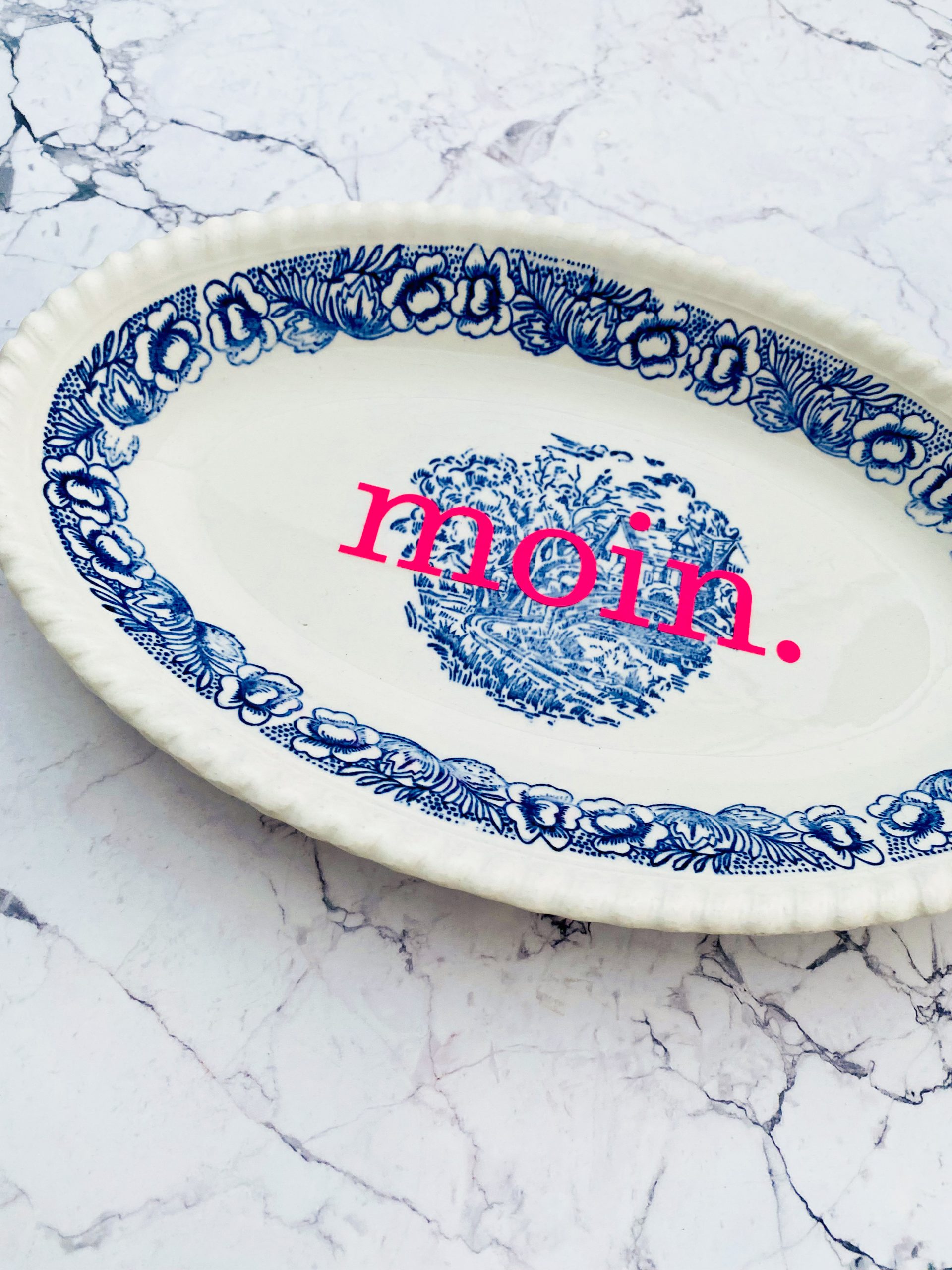 Wandplatte moin. Typo Herr Fuchs Blau Neonpink 24cm Mühle Blume Landschaft – Bild 2