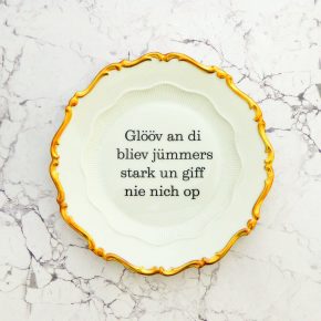 Wandteller Typo Glööv an di vintage Herr Fuchs Teller Bögen plattdeutsch gold 19cm