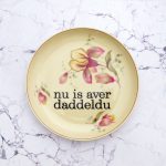 Wandteller daddeldu Typo Herr Fuchs 17cm  plattdeutsch vintage Blume Gold rosa