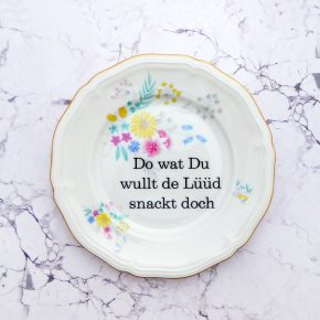 Wandteller Typo Do wat du wullt vintage Herr Fuchs Gold Bunt 19cm Blume plattdeutsch