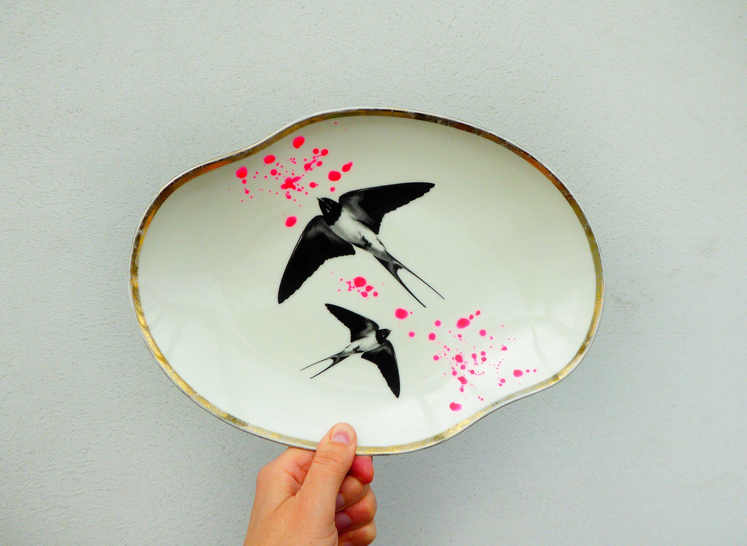 Wandteller Platte Herr Fuchs Schwalbe gold Wohnen 28/20cm neonpink Kleckse vintage – Bild 2