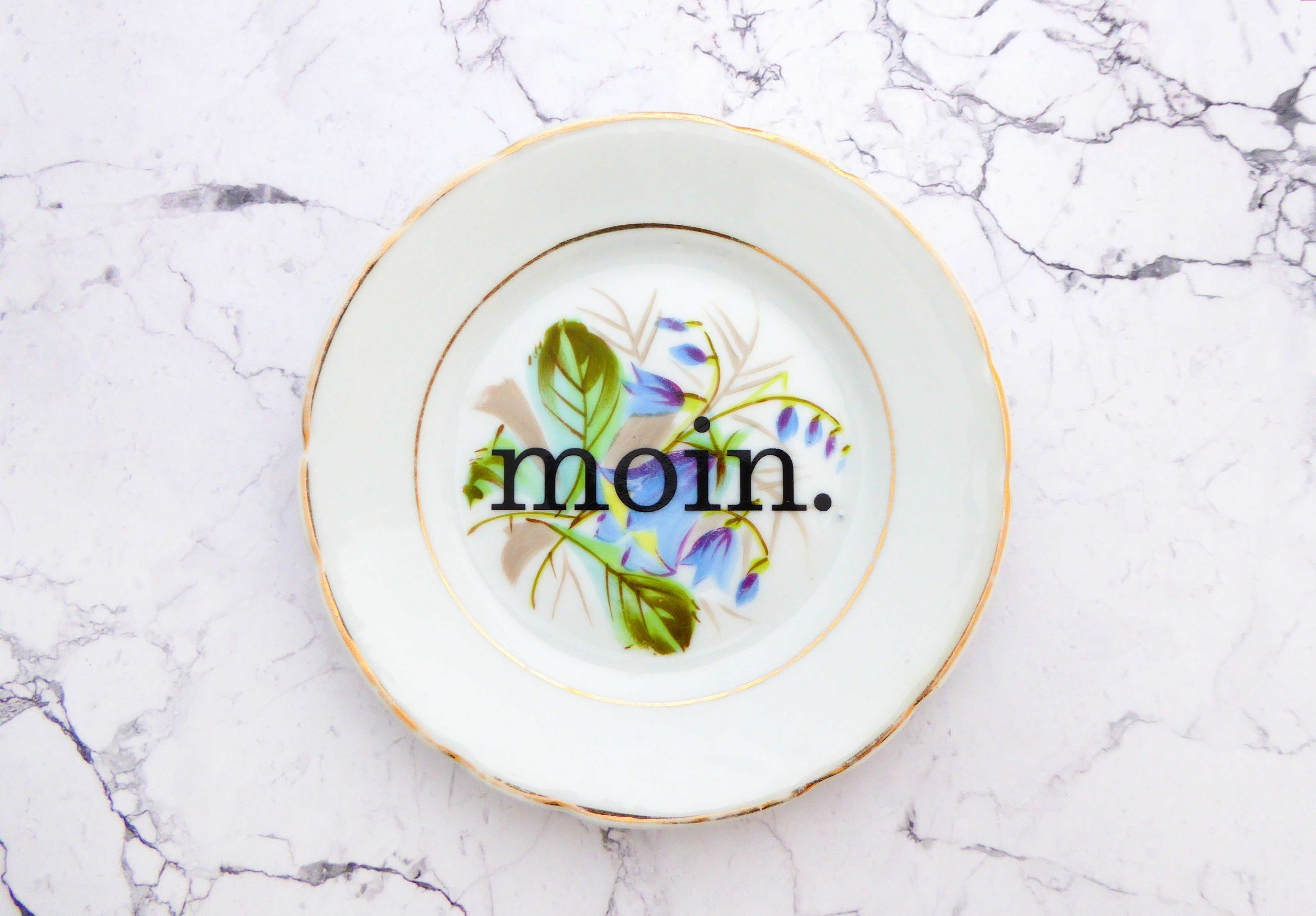 Wandteller moin. Typo Herr Fuchs mini 12cm gold Blume grün blau vintage