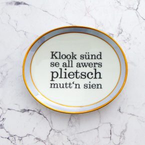 Wandteller plietsch Typo Herr Fuchs mini 11cm gold metallicblau oval vintage Wohnen plattdeutsch