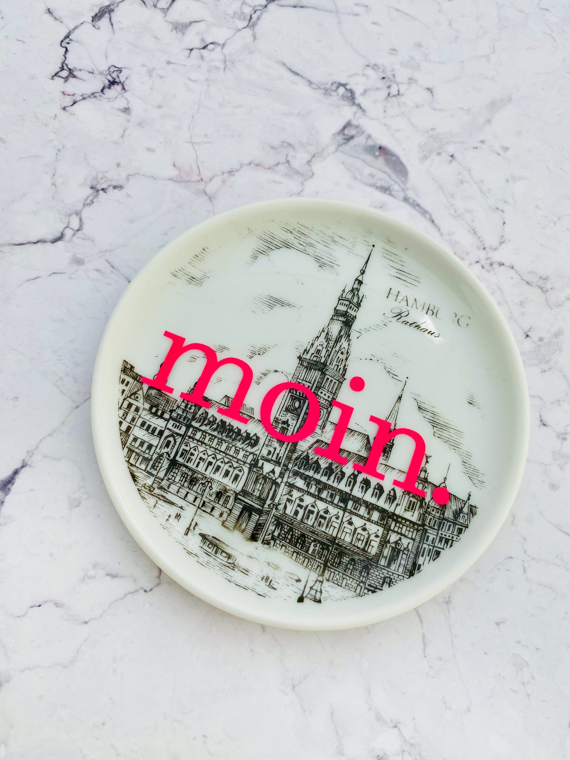Wandteller Typo moin. vintage Herr Fuchs mini neonpink 10cm Rathaus Hamburg HH – Bild 2