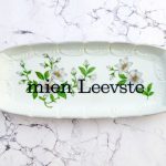 Wandteller Platte mien Leevste Typo Herr Fuchs Blumen grün weiß länglich 25cm vintage