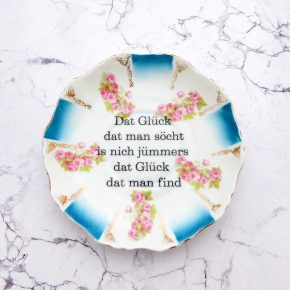 Wandteller Glück Typo Herr Fuchs mini 13cm gold Blume Türkis vintage plattdeutsch Blau