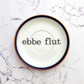 Wandteller Ebbe Flut Typo Herr Fuchs mini 14cm gold blau Meer Gezeiten vintage