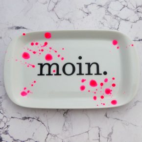 Wandteller Platte moin. Typo Herr Fuchs 19cm neon Punkte Kleckse pink weiß