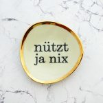 Wandteller Typo nützt ja nix Herr Fuchs mini 11cm Gold oval vintage Wohnen
