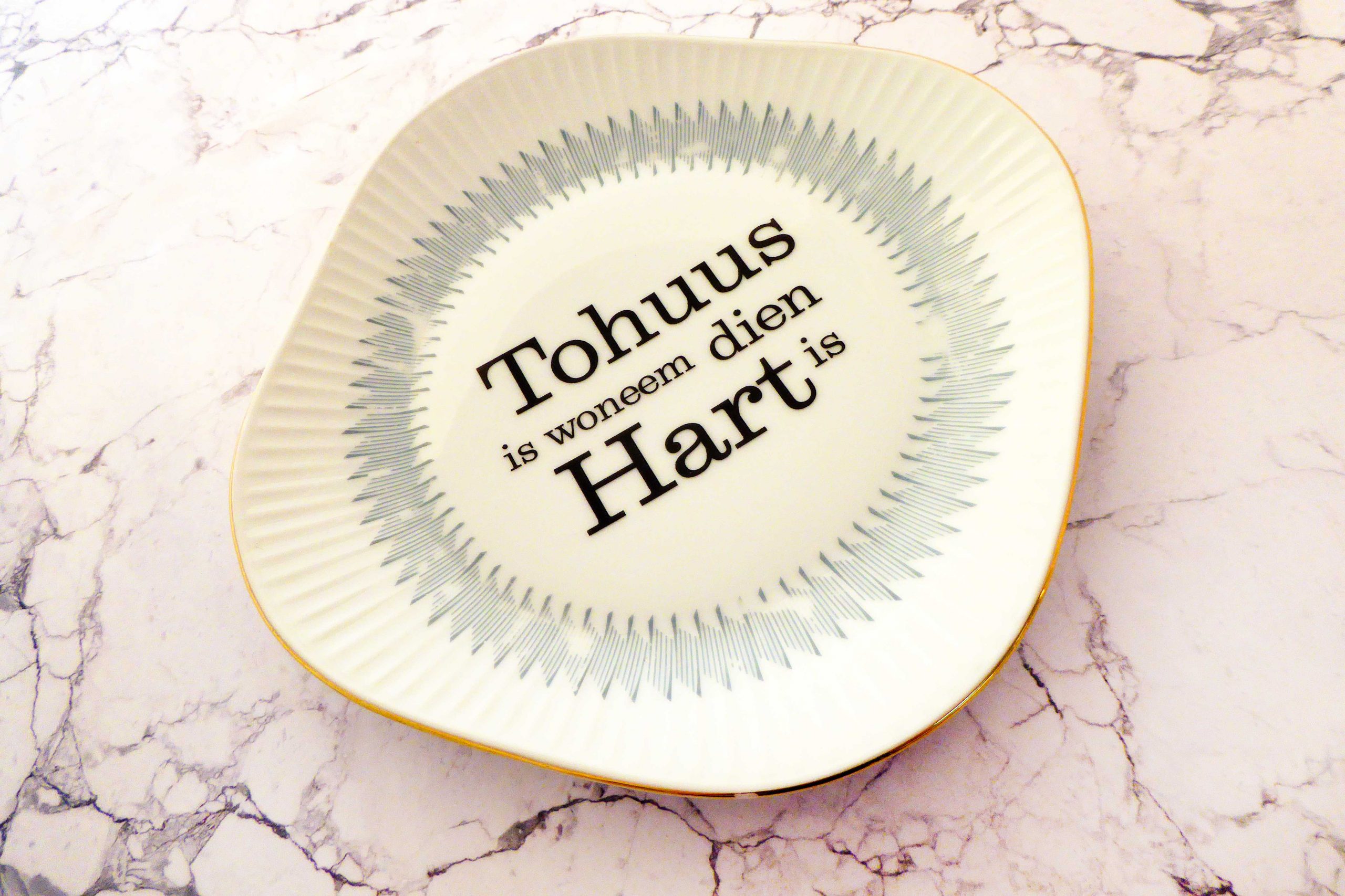 Wandteller Herr Fuchs Typo Tohuus Gold/ Grau-Mint eckig plattdeutsch Muster 19cm – Bild 2
