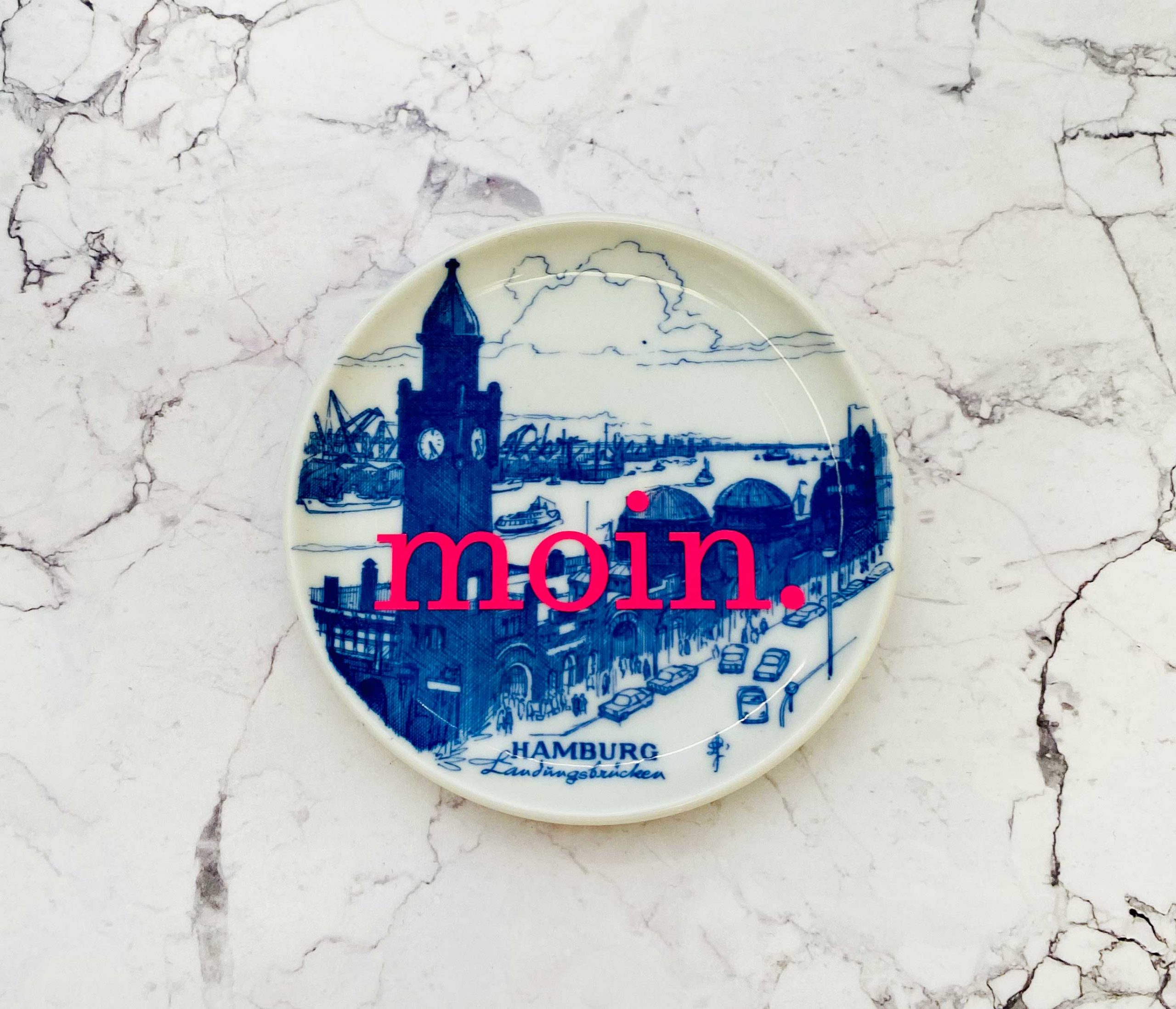 Wandteller Typo moin. vintage Herr Fuchs mini neonpink 10cm Landungsbrücke Hamburg blau
