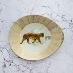 Wandteller Herr Fuchs Typo nützt ja nix 19cm Tiger gold Wohnen vintage Tier oval
