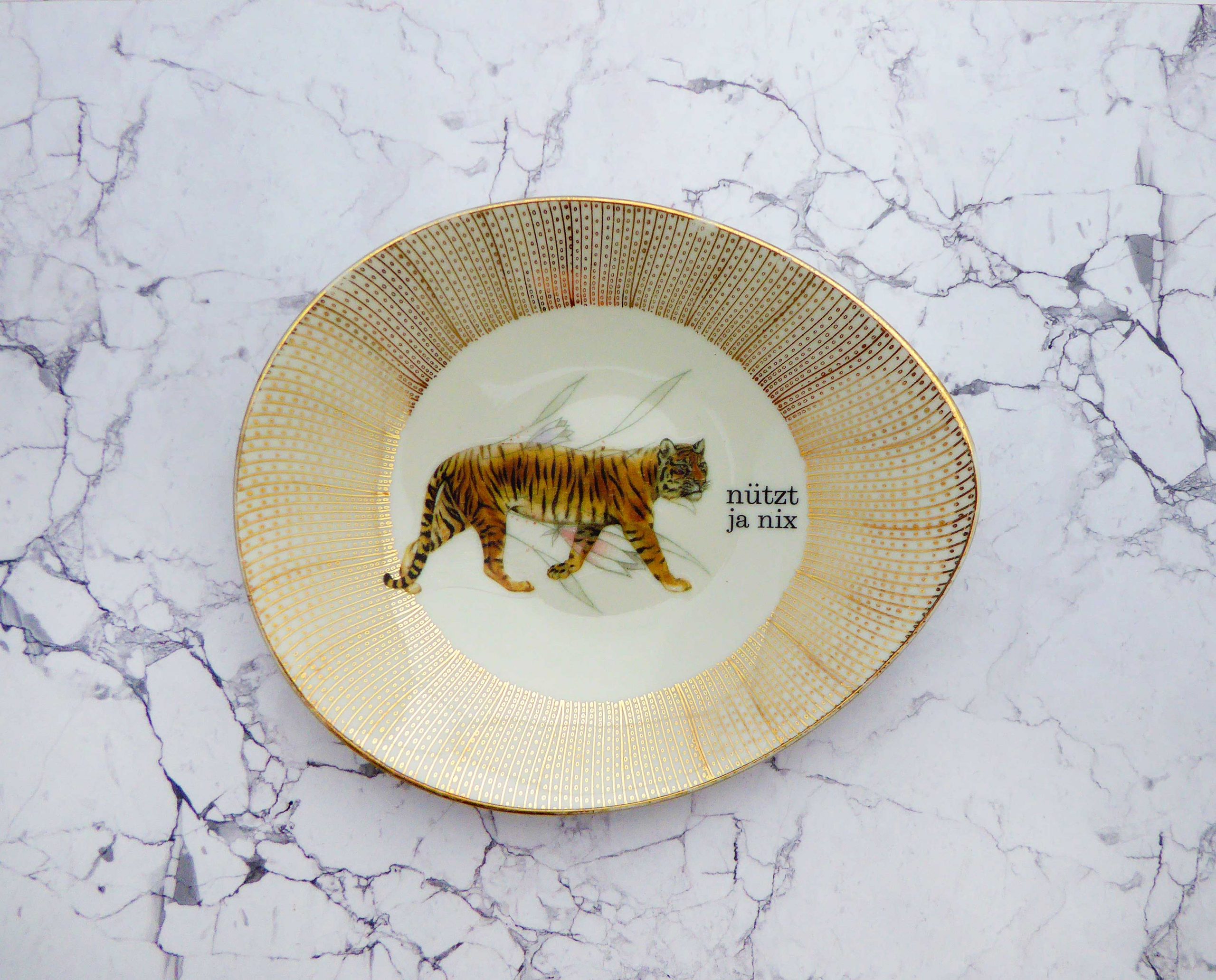Wandteller Herr Fuchs Typo nützt ja nix 19cm Tiger gold Wohnen vintage Tier oval