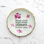Wandteller plietsch Typo Herr Fuchs mini 11cm gold lila rosa Blumen vintage Wohnen plattdeutsch