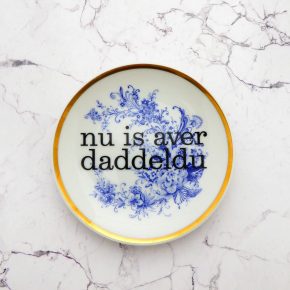 Wandteller daddeldu Typo Herr Fuchs mini 12cm plattdeutsch vintage Blume blau gold