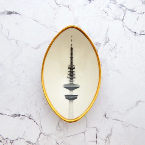 Wandteller Herr Fuchs Fernsehturm Hamburg  Gold 11cm oval vintage HH