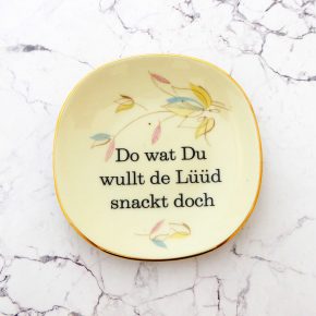 Wandteller Do wat du wullt Typo Herr Fuchs mini 12cm pastell Blumen vintage plattdeutsch eckig
