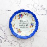 Wandteller Glööv an di Typo Herr Fuchs mini 15cm gold plattdeutsch Blumen vintage blau